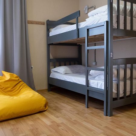 Mandarine Hostel Тирана Экстерьер фото