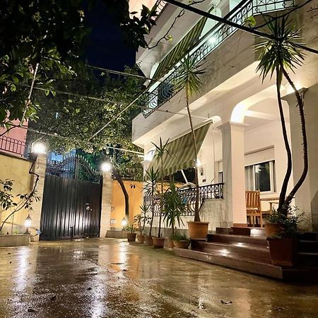 Mandarine Hostel Тирана Экстерьер фото