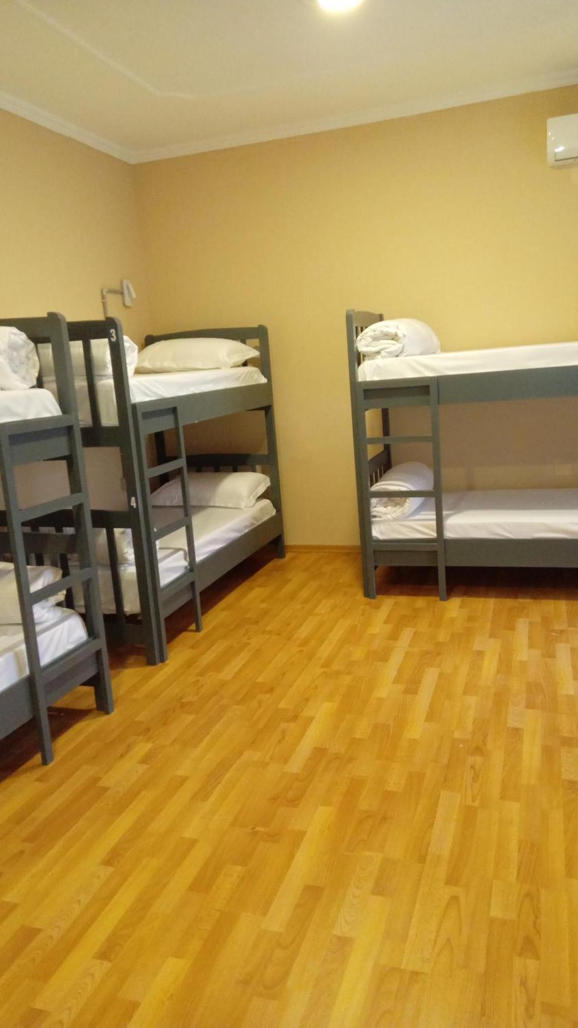Mandarine Hostel Тирана Экстерьер фото