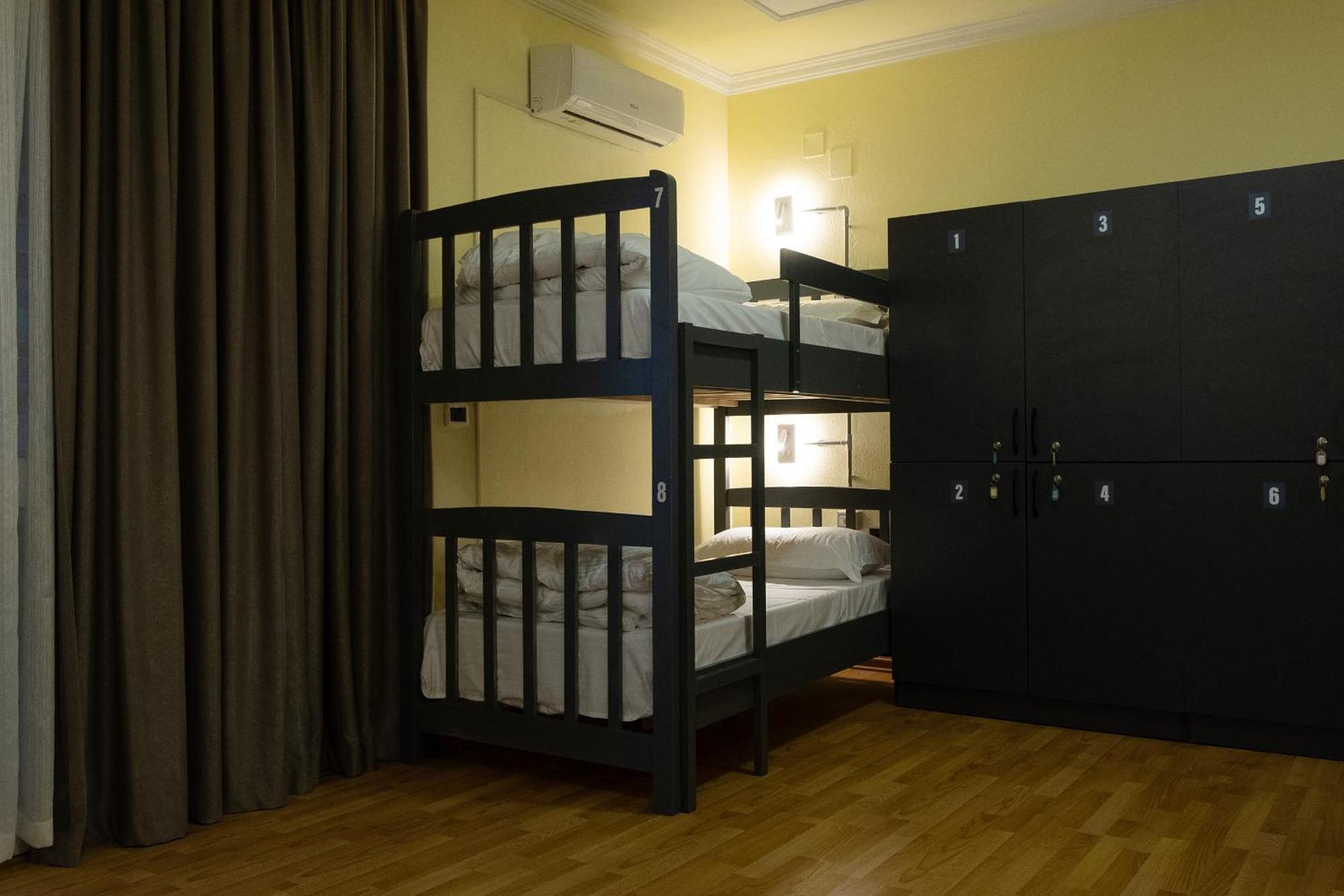 Mandarine Hostel Тирана Экстерьер фото