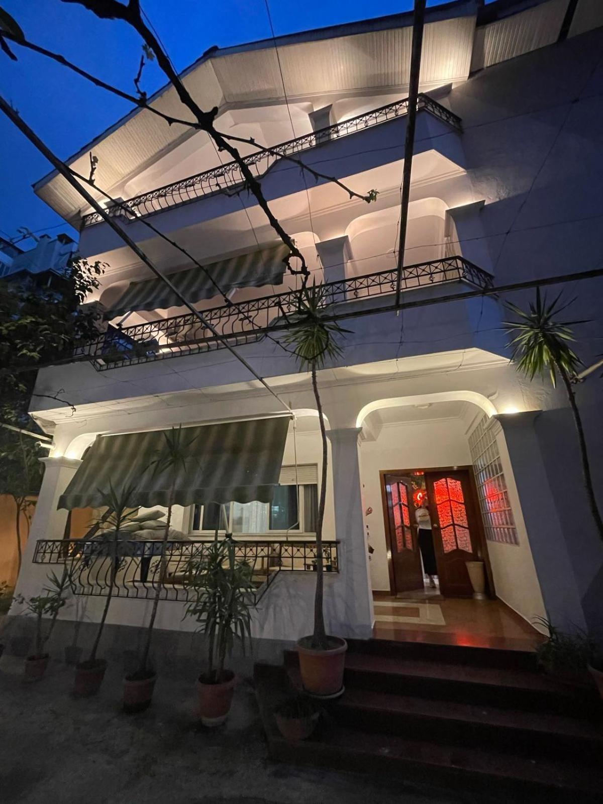 Mandarine Hostel Тирана Экстерьер фото